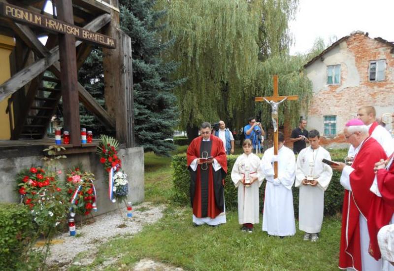 Dan drvarskih mučenika - Dan molitvenog sjećanja na mučenike u Drvaru i Bos. Grahovu